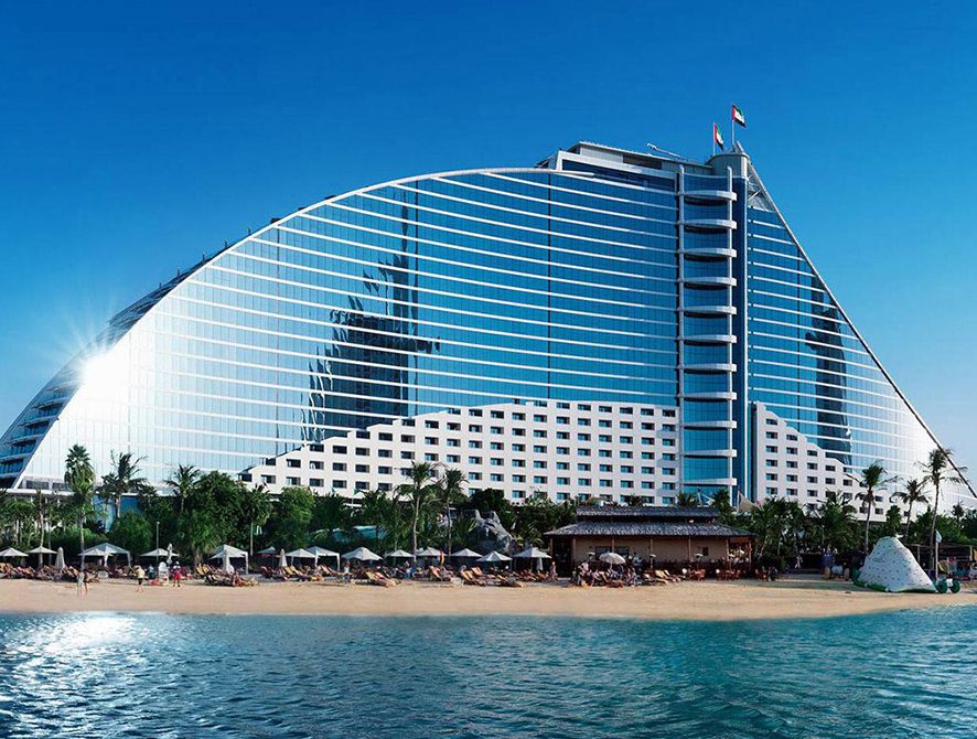 نمای اصلی هتل جمیرا بیچ دبی