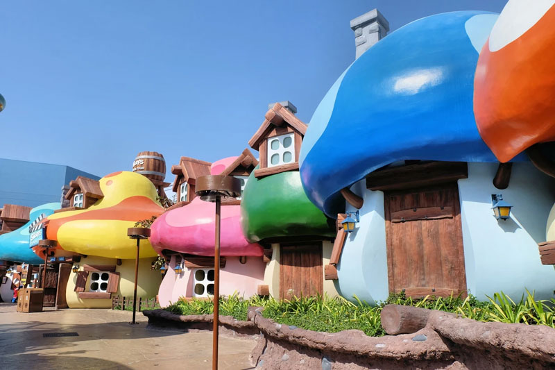 روستای اسمرف‌ها در پارک موشن گیت دبی