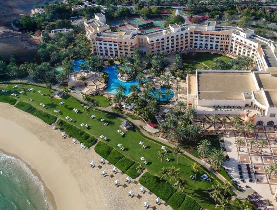 نمای اصلی هتل شانگری لا مسقط