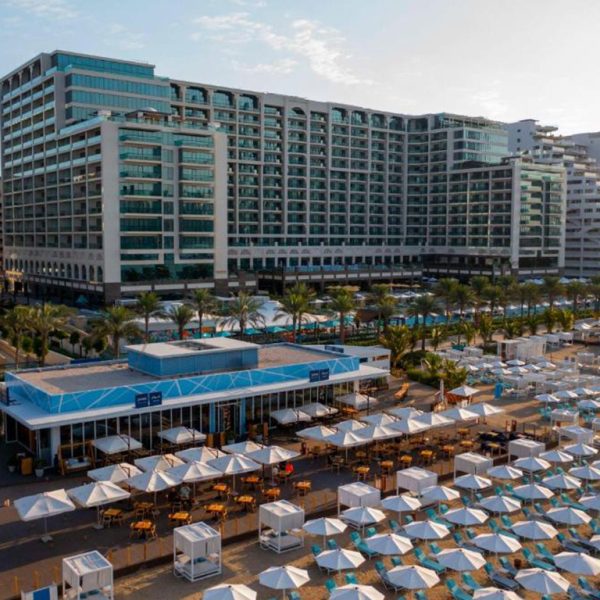 نمایی از هتل هیلتون دبی پالم جمیرا