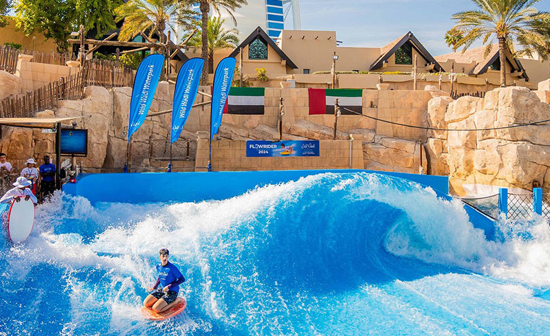 در یکی از هیجان‌انگیزترین پارک‌های آبی دبی از گرما فرار کنید!