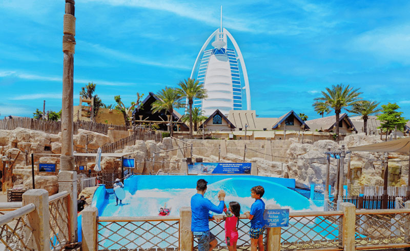 در یکی از هیجان‌انگیزترین پارک‌های آبی دبی از گرما فرار کنید!