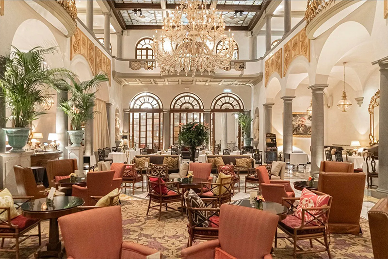 The property is housed in a former palace dating back to 1432, which was designed by Filippo Brunelleschi, the same architect behind the Duomo. ST. REGIS FLORENCE 